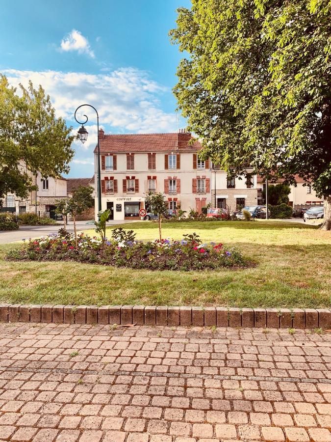 Le Logis Cantilien Lamorlaye-Chantilly Eksteriør billede